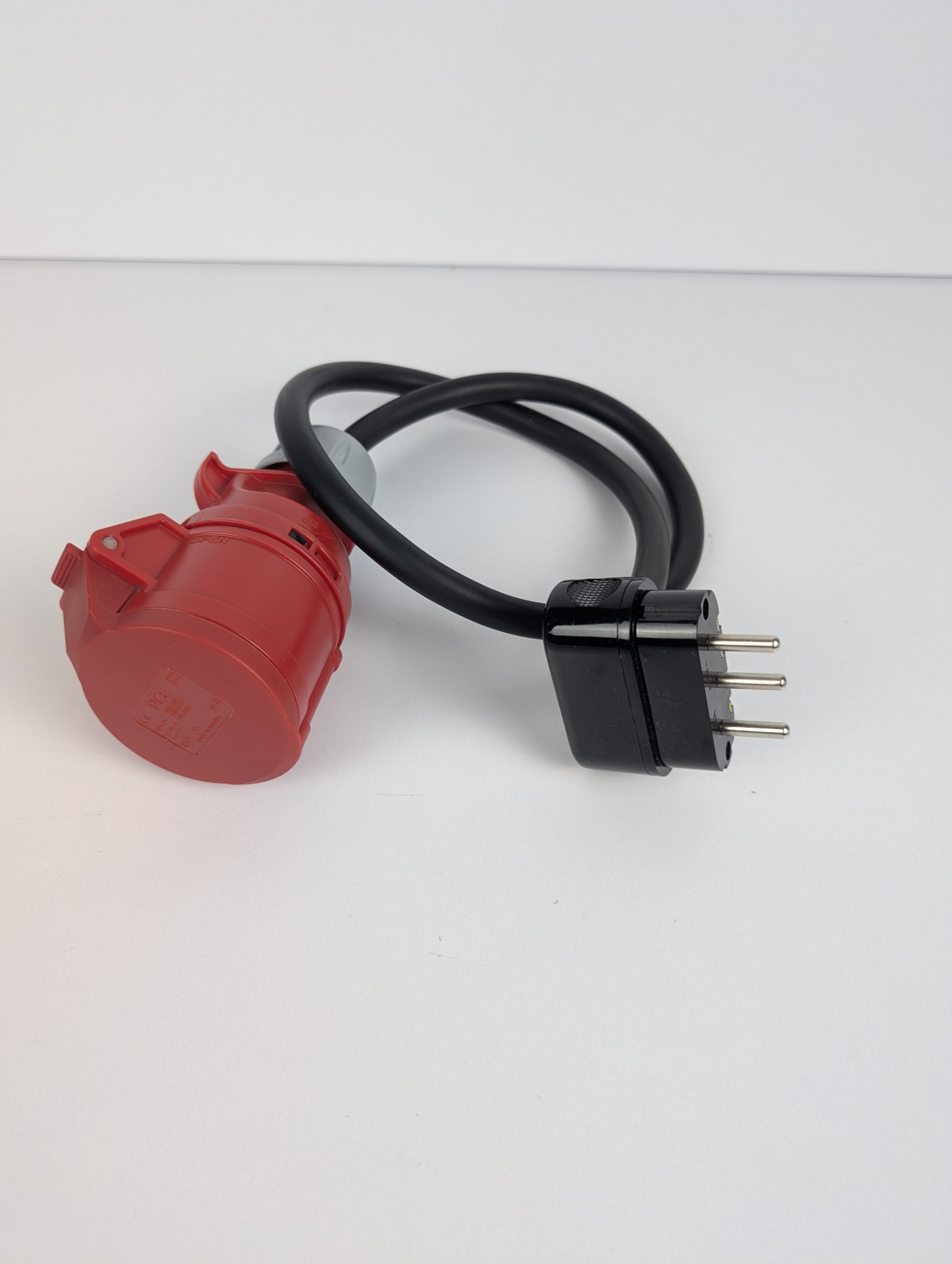 Adapter kabla CEE (Uko-Uto crveni) 16A na klasični utikač 16A trofazni